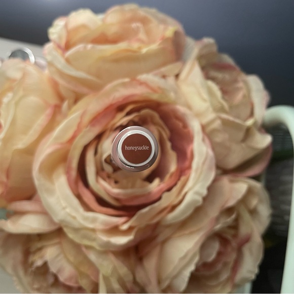 BRAND NEW Tarte shimmer “honeysuckle” lip plump - Picture 5 of 5